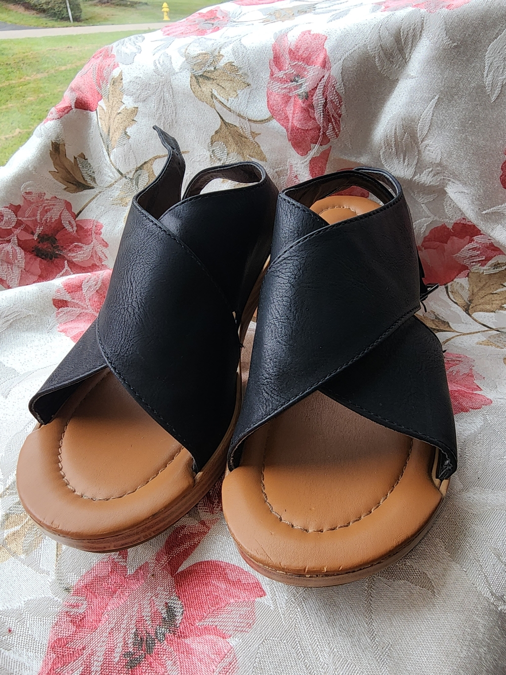 Women’s Black Crisscross Slingback Sandals with Tan Footbed - Casual Comfort